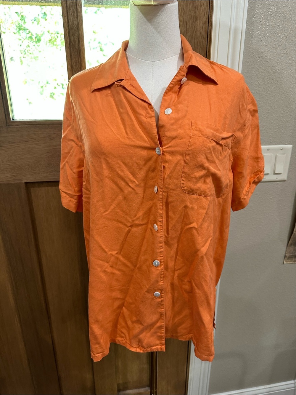 Amanda Smith 100% Silk Button Front Blouse Orange Short Sleeve Medium